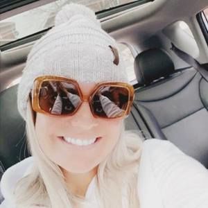 Meet your Posher, Nicole